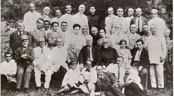 Ալ. Սպենդիարյանը և «Հայկական Ակադեմիայի» անդամները (Երևան 1926 թ.)
