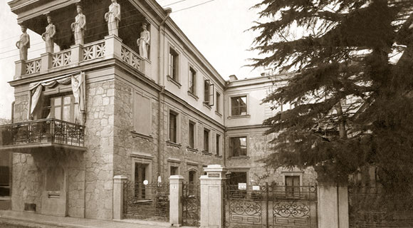  The Spendiaryans' mansion in Yalta
